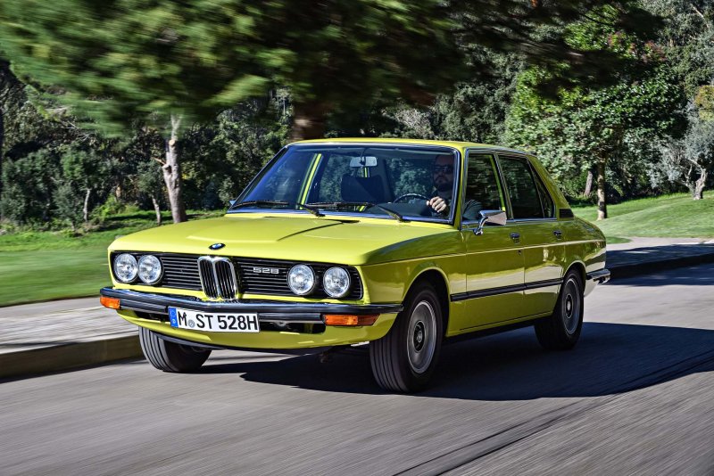 BMW 520i (e12)