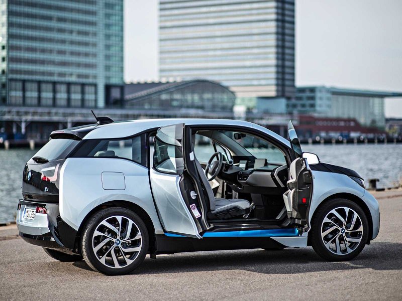 Электромобиль BMW i3