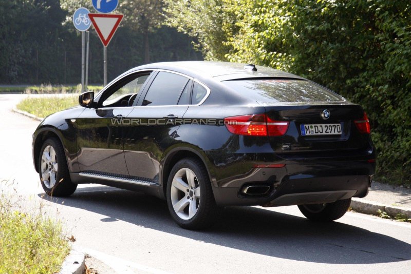 Черный BMW x6 2012