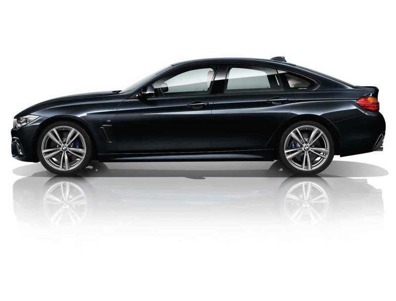 BMW 5 g30 на белом фоне