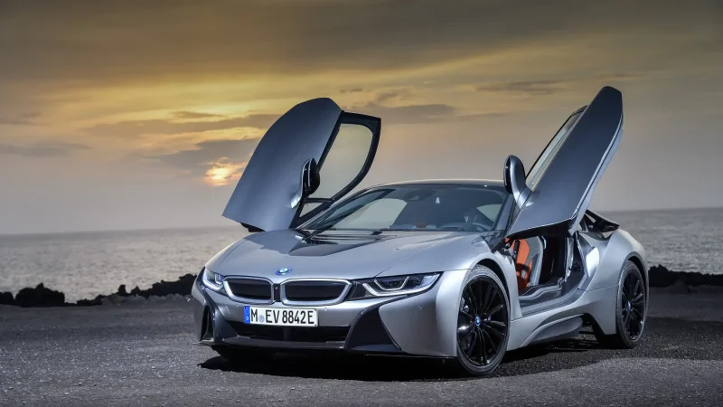 BMW i8 Roadster и BMW i8 Coupe