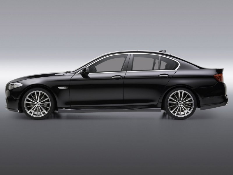 BMW f10 сбоку