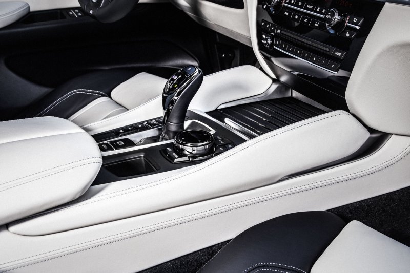 BMW x6 f86 салон