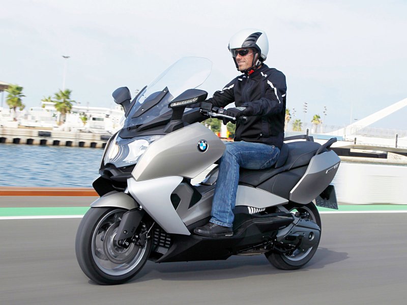 Максискутер BMW с650gt