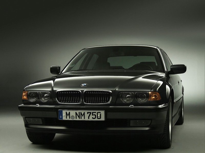 BMW 750i е38