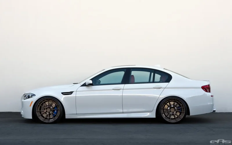 White BMW m5 f10 Wheel