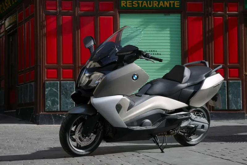 Максискутер BMW с650gt