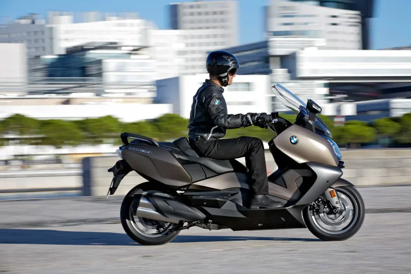 Макси скутер BMW 650 gt