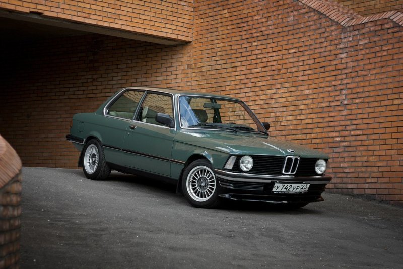 BMW e21 318i