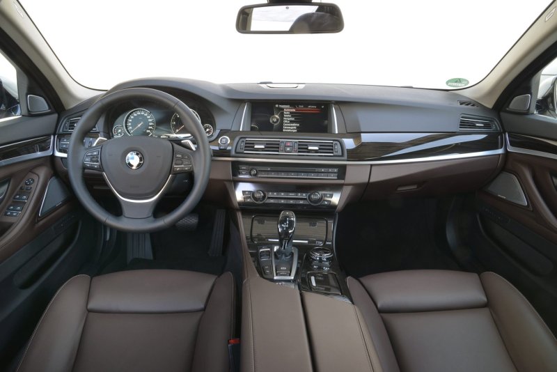 BMW f10 530d салон