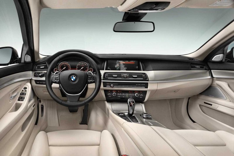 BMW f10 530d салон