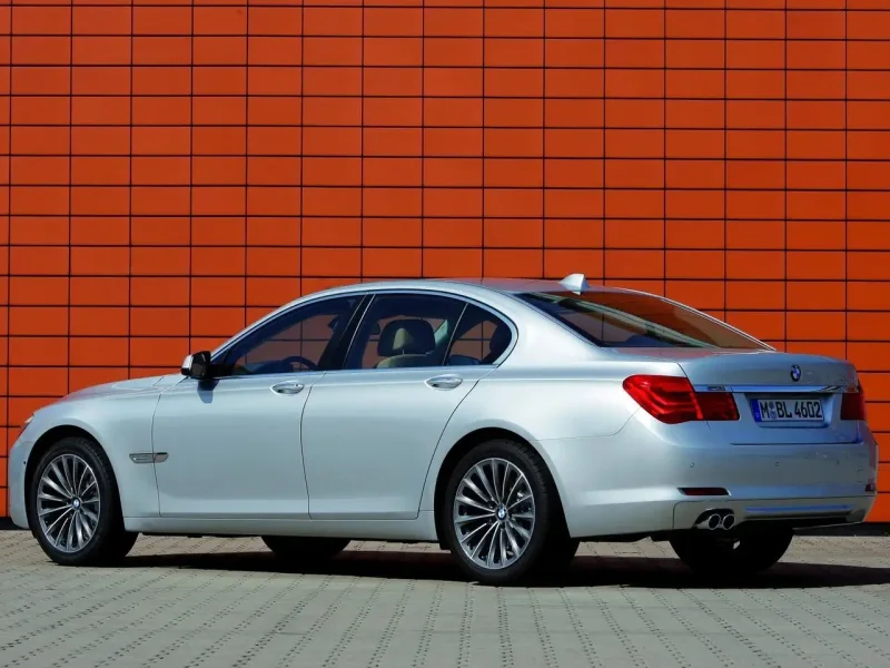 BMW 7 4.4