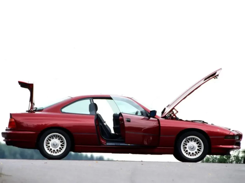 BMW 830
