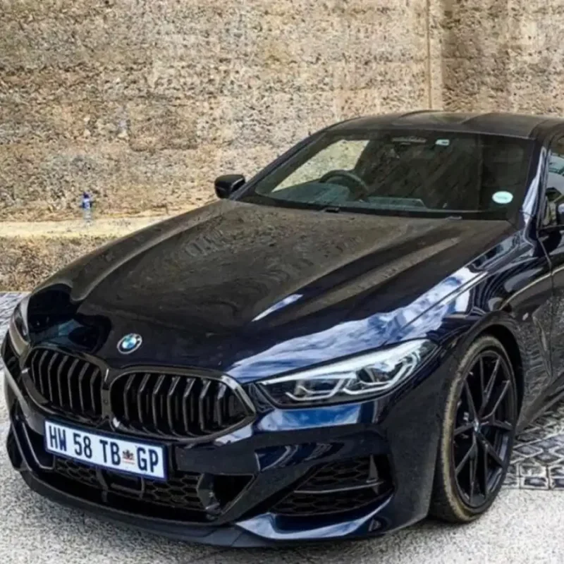 BMW 830 22022