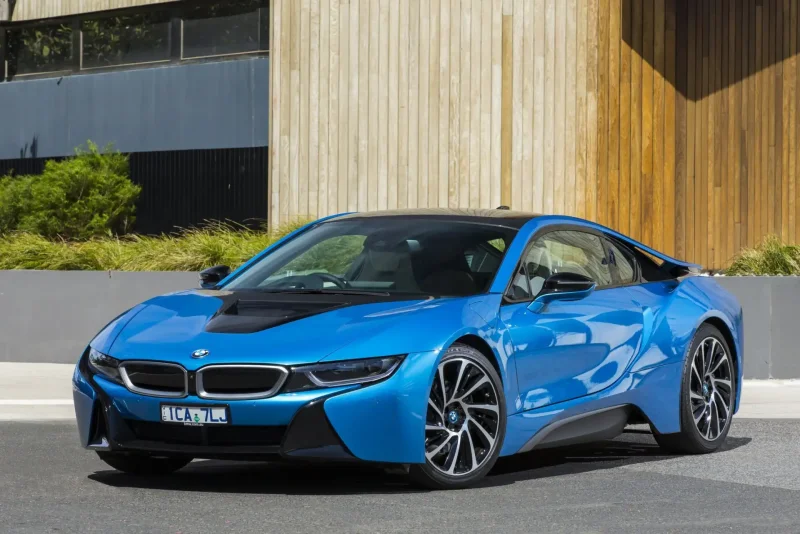 BMW спорткар i8