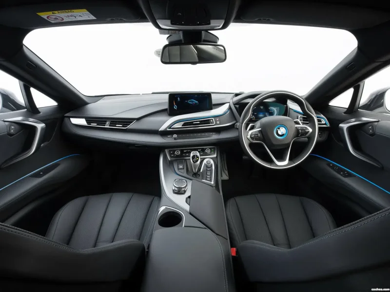 BMW i8 2021 салон