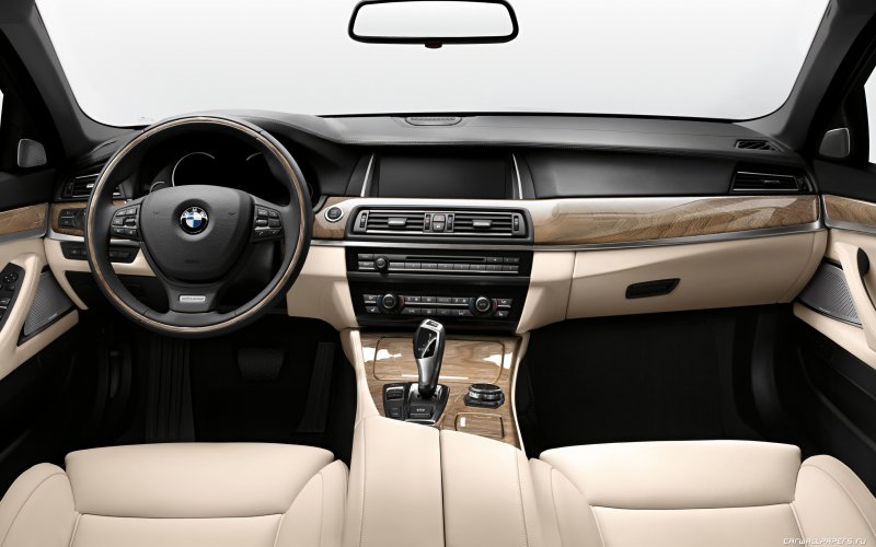 BMW 520i салон