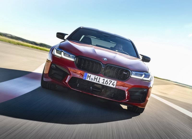 БМВ м5 2021