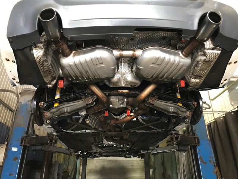 BMW e60 усилитель днища