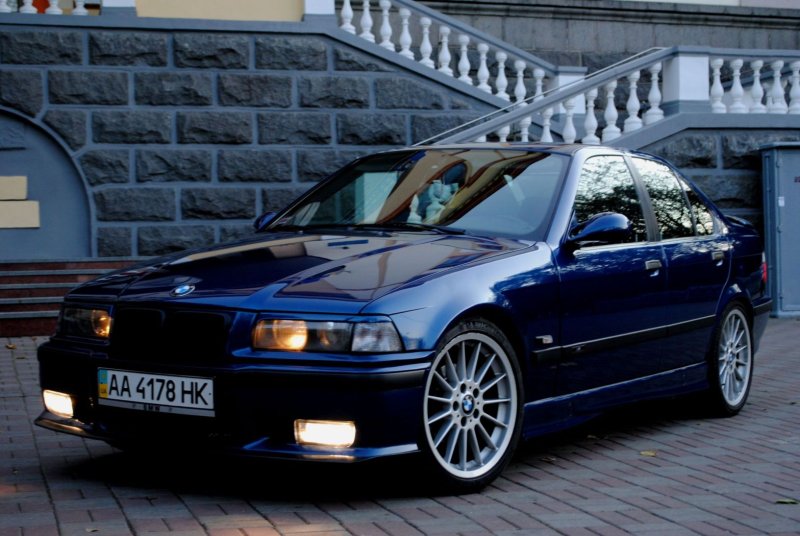 BMW 325 e36 седан