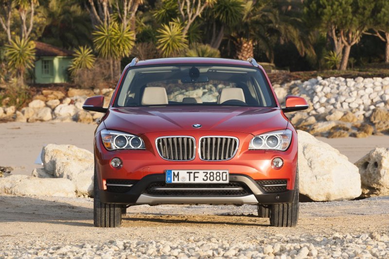 BMW x1 белая