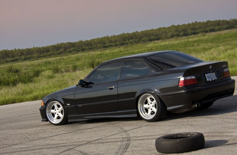 BMW e36 черная