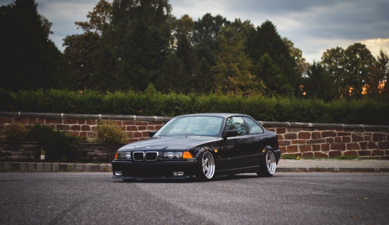 BMW e36 черная