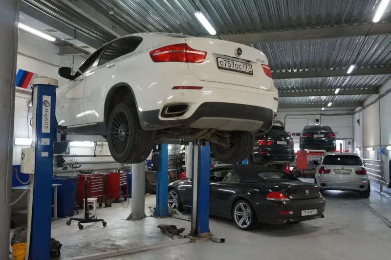 BMW g30 на подъемнике