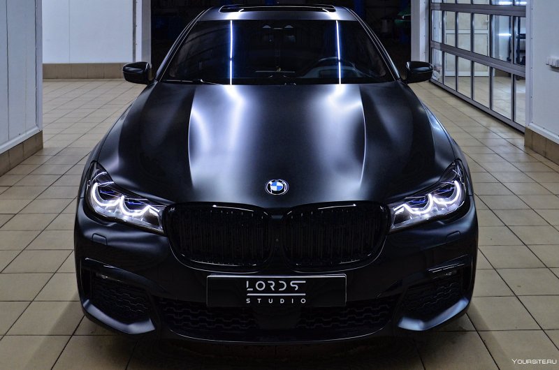 BMW 7 черный сатин