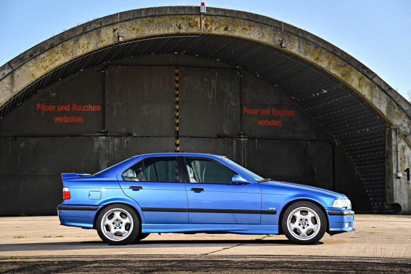 BMW m3 e36 sedan