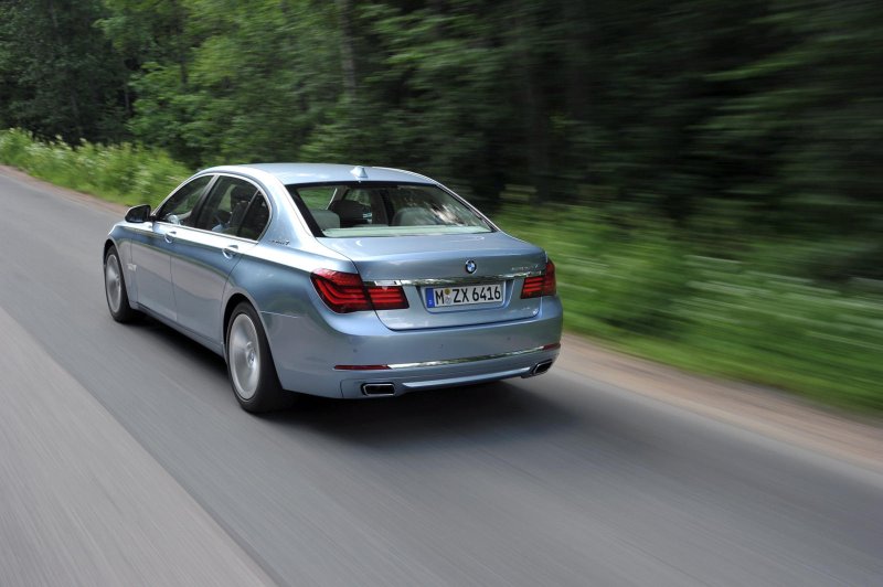 BMW 7 ACTIVEHYBRID 2013