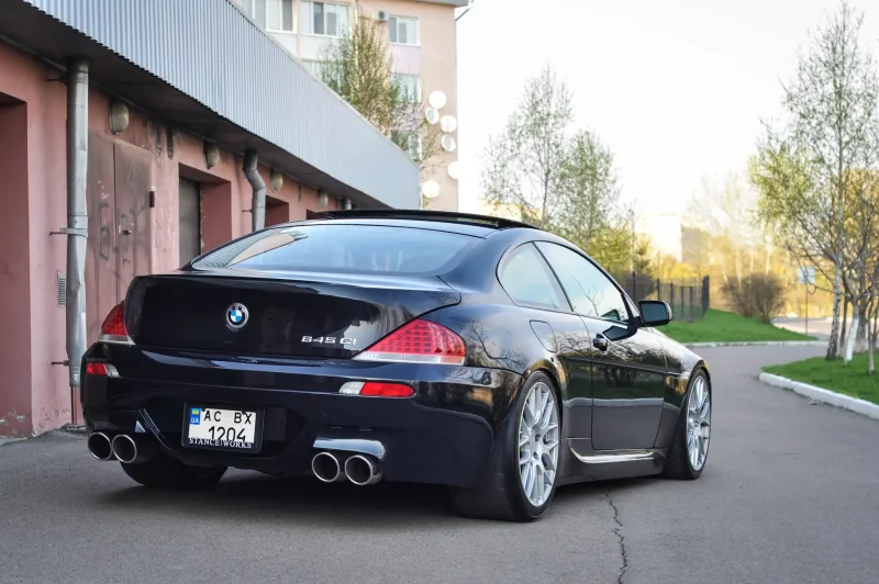 BMW 645 stance