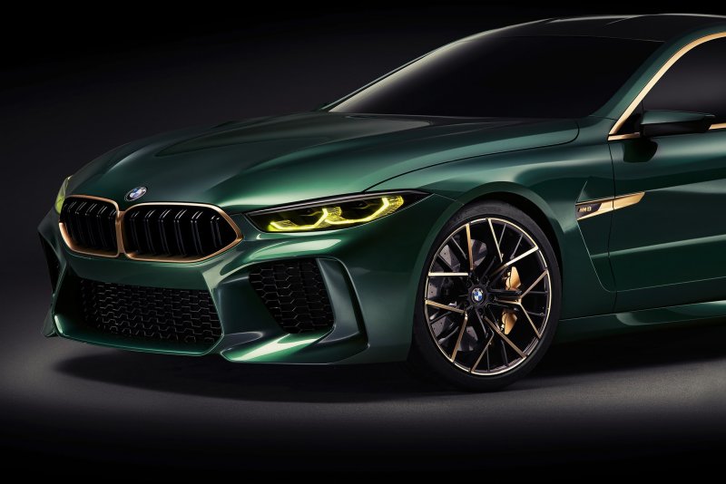 БМВ м8 серая