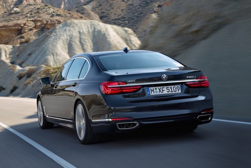 BMW 7 2016