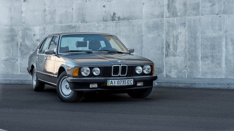 BMW 7 Series (e23)