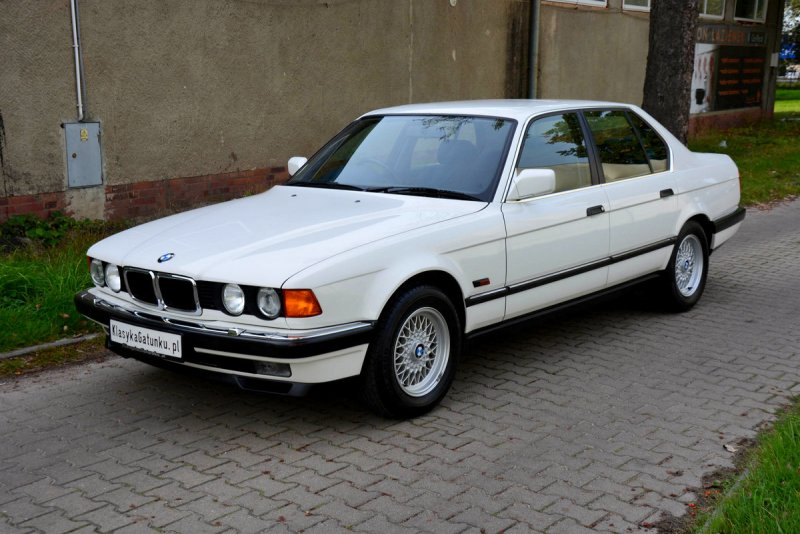 БМВ е32 750i