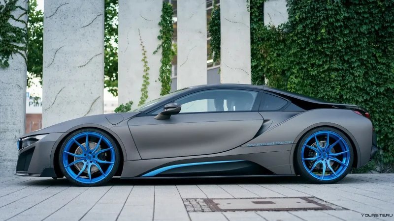 БМВ i8 серая