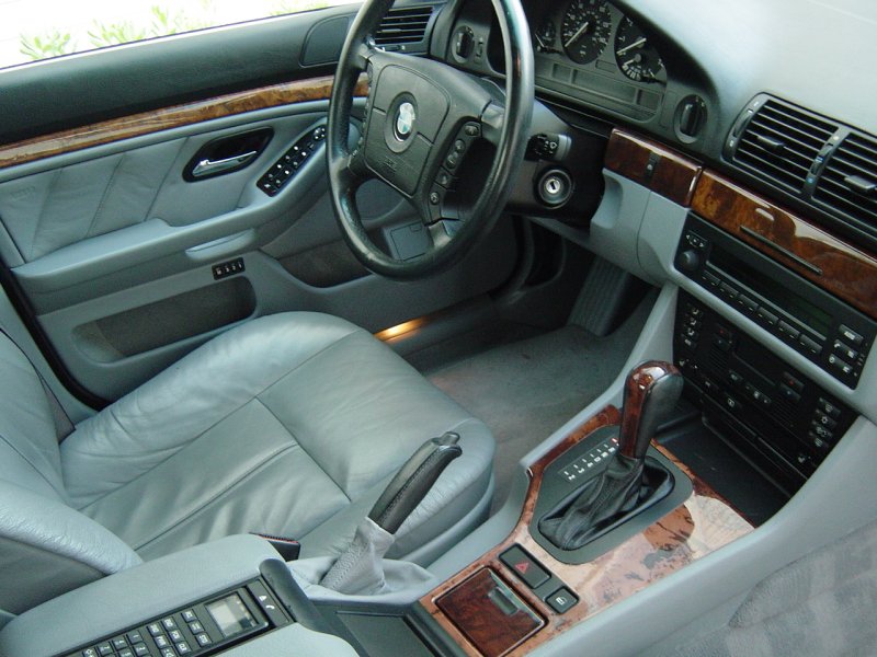 БМВ 728 е38 салон