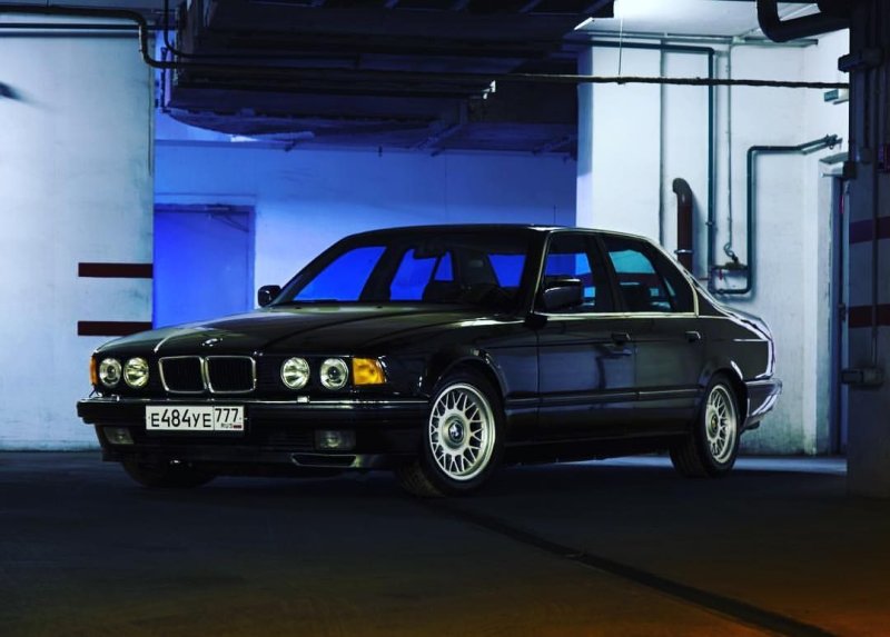 BMW 750 1990