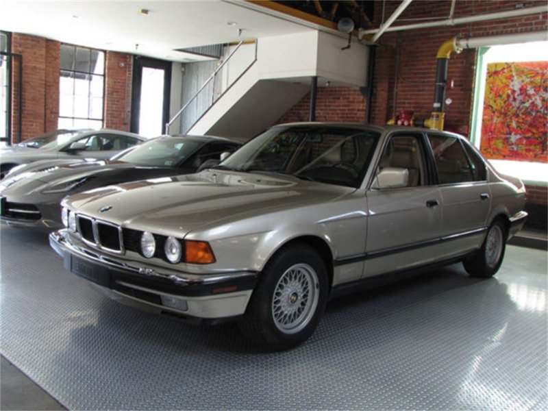 BMW 750 1990