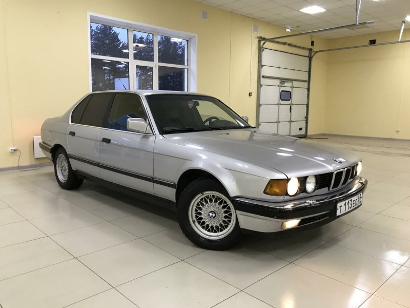 БМВ 730i 1990