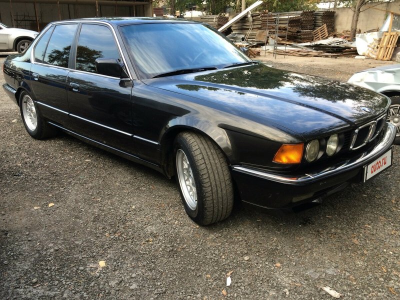 BMW 750 1990
