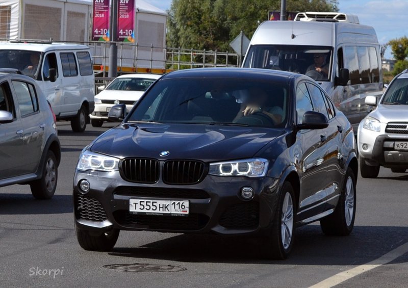 БМВ х5 с номером 555