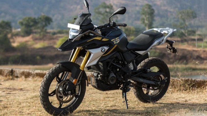BMW g310 GS babes