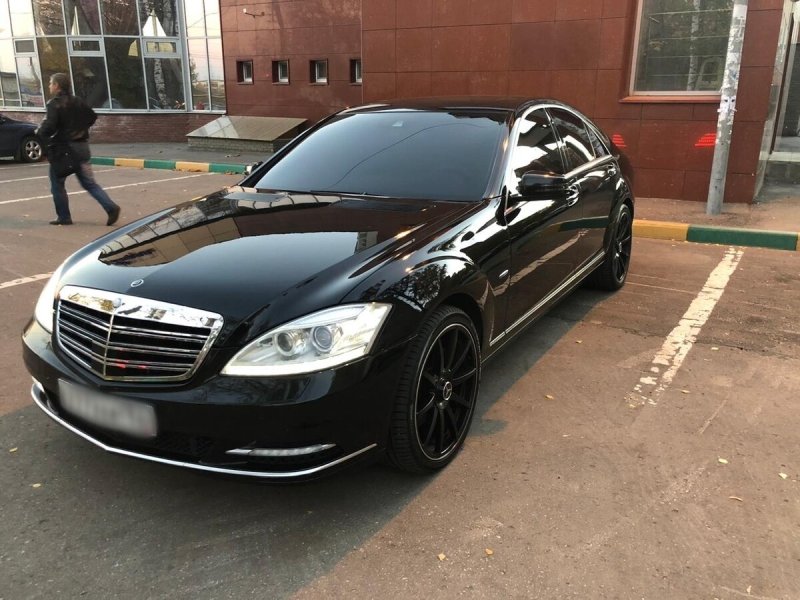 Mercedes w221 Black