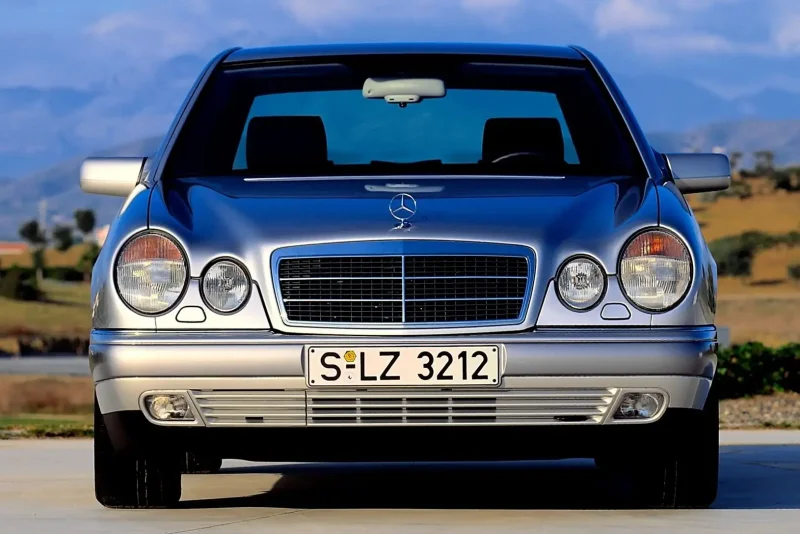 Mercedes Benz e230 w210