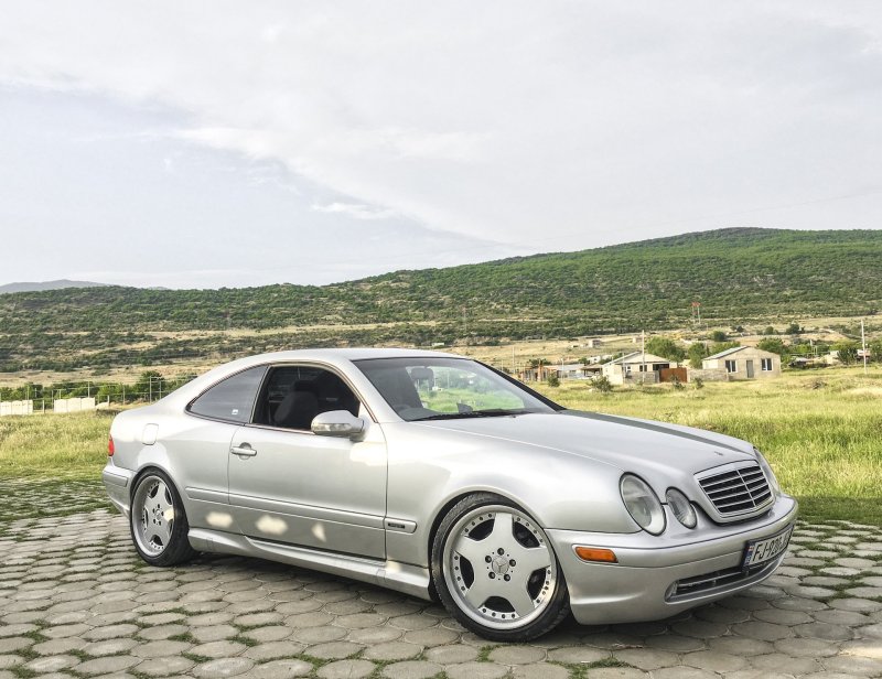 Mercedes-Benz w208