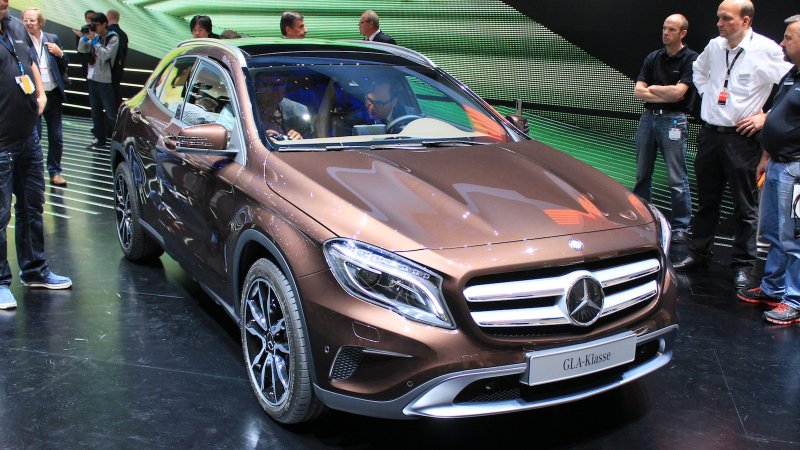 Мерседес 200 кроссовер GLA