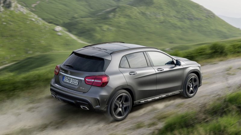 Мерседес-Бенц GLA 250 4 matic