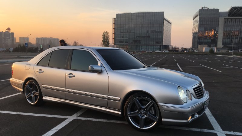 Mercedes e55 w210